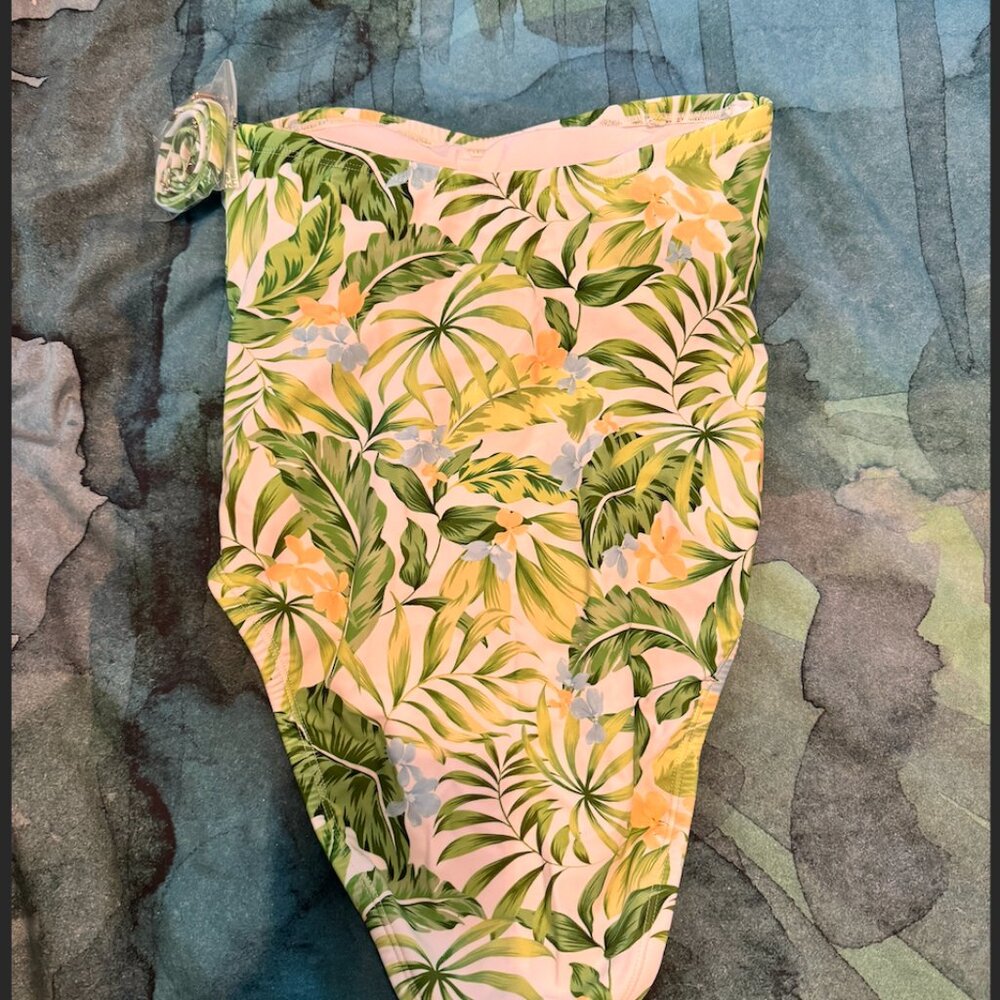 Shade & Shore Women's Bandeau Tie-Front Cutout One Piece Swimsuit Tropical Print - Picture 6 of 6